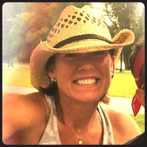 Meet your Posher, Lizzie